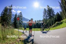 06.08.2024, Lenzerheide, Switzerland (SUI): Janik Riebli (SUI), Erik Braten Guidon (NOR), coach Team Switzerland, (l-r) - Cross-Country summer training, Lenzerheide (SUI). www.nordicfocus.com. © Manzoni/NordicFocus. Every downloaded picture is fee-liable.