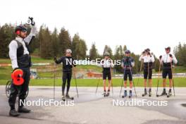 28.05.2024, Lenzerheide, Switzerland (SUI): Erik Braten Guidon (NOR), coach Team Switzerland, Janik Riebli (SUI), Jon-Fadri Nufer (SUI), Silvan Hauser (SUI), Isai Naeff (SUI), Noe Naeff (SUI), (l-r) - Cross-Country training, Lenzerheide (SUI). www.nordicfocus.com. © Manzoni/NordicFocus. Every downloaded picture is fee-liable.