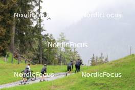 28.05.2024, Lenzerheide, Switzerland (SUI): Silvan Hauser (SUI), Erik Braten Guidon (NOR), coach Team Switzerland, Noe Naeff (SUI), Isai Naeff (SUI), Beda Klee (SUI), Jason Rueesch (SUI), (l-r) - Cross-Country training, Lenzerheide (SUI). www.nordicfocus.com. © Manzoni/NordicFocus. Every downloaded picture is fee-liable.