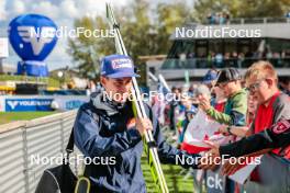 29.09.2024, Hinzenbach, Austria (AUT): Stefan Kraft (AUT) greets fans - Summer Grand Prix ski jumping, individual HS90, Hinzenbach (AUT). www.nordicfocus.com. © Volk/NordicFocus. Every downloaded picture is fee-liable